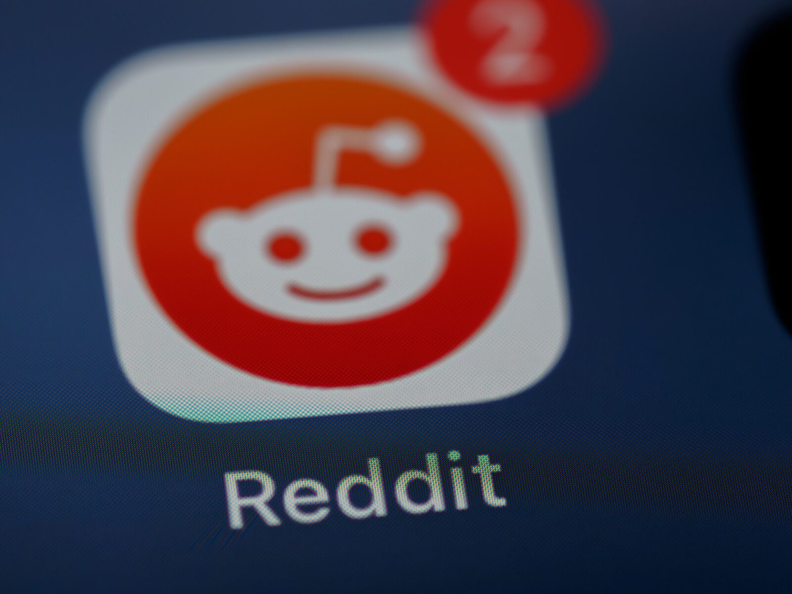 The Evolution of Reddit: From a Simple Discussion Platform to a Social Media Giant